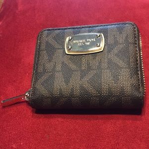 Brand new Michael KORS wallet